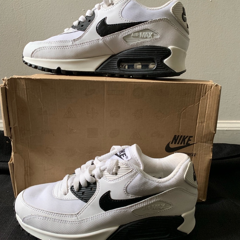 COPY - White and Black Airmaxes